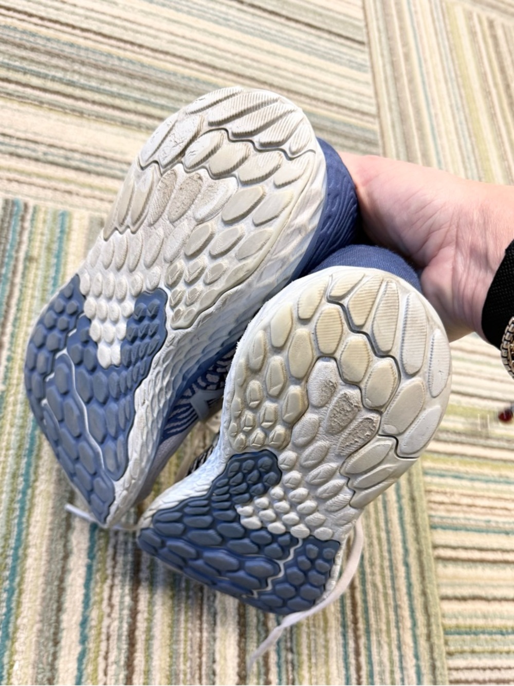 New Balance Women's 1080v10 Fresh Foam Running Shoe 7.5 - Picture 12 of 12